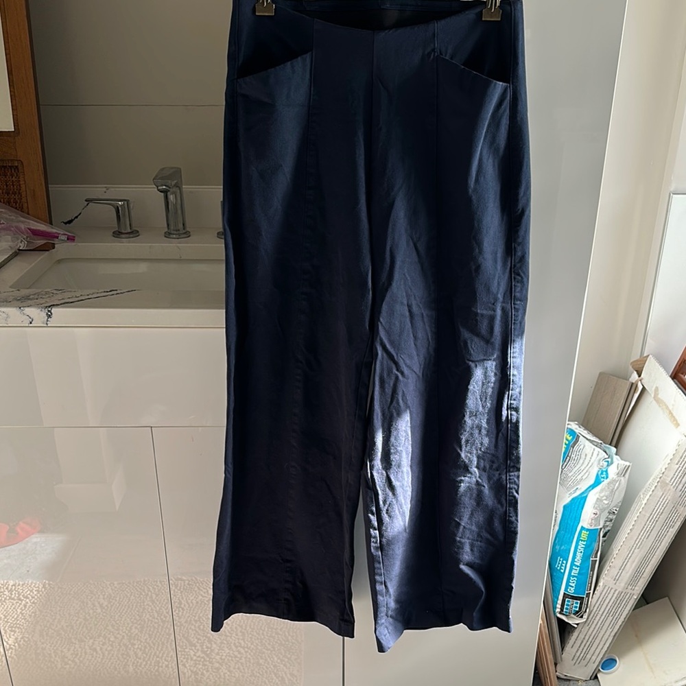 5 for $25 Old Navy Navy blue pixie wide leg Pants